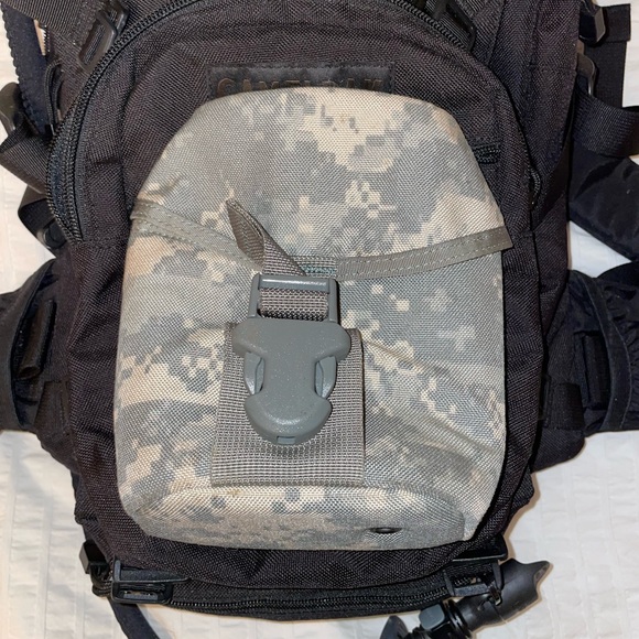 Camelbak Maximum Gear Transformer Black BackPack W/Internal Frame and Rain Cover - Picture 7 of 10